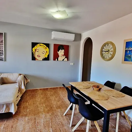 Velez Nazari Altos Del Castillo Apartment *